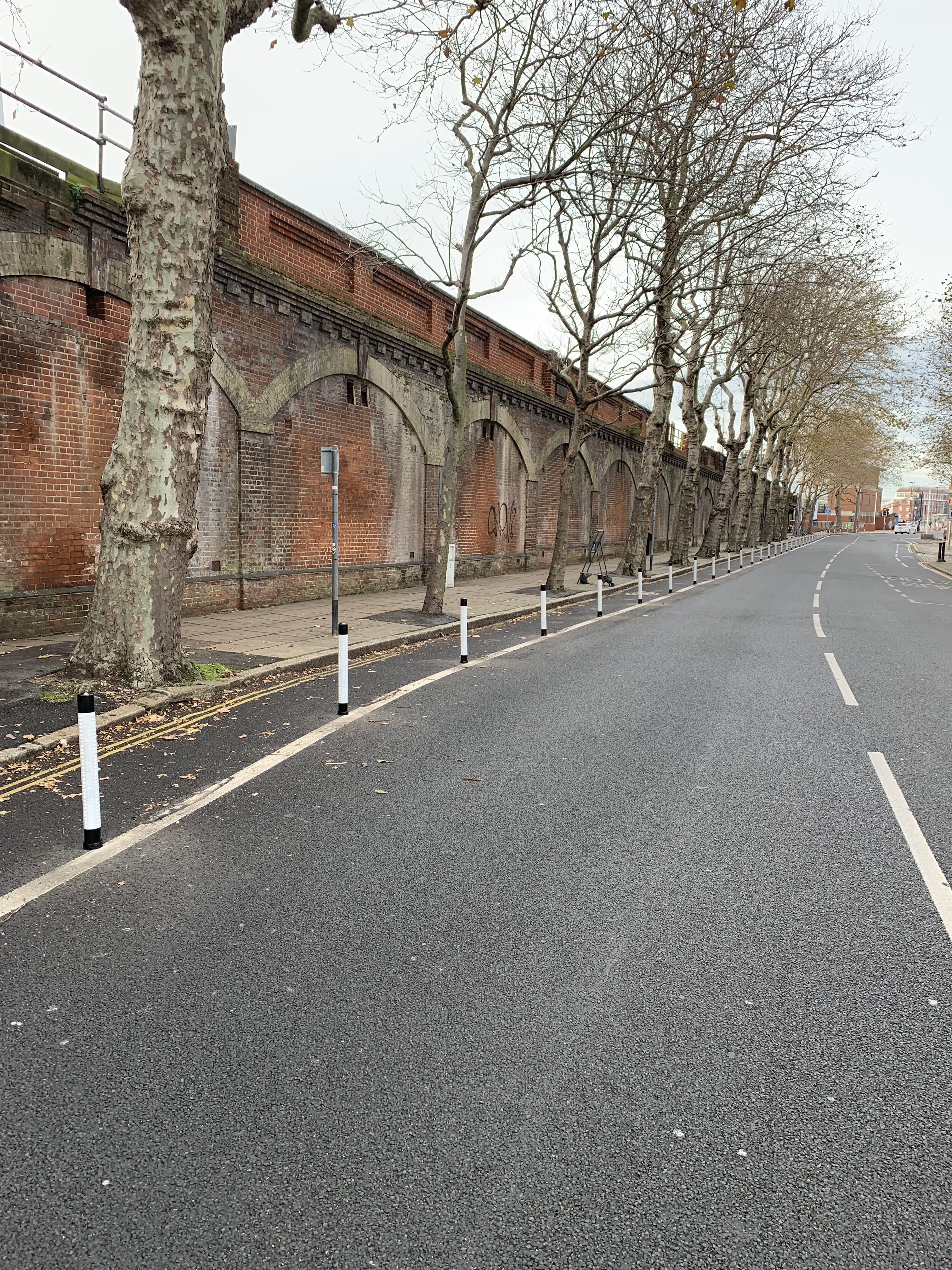Jislon_On_Highway_Black_White_Pole_Cone_Rediweld_Traffic
