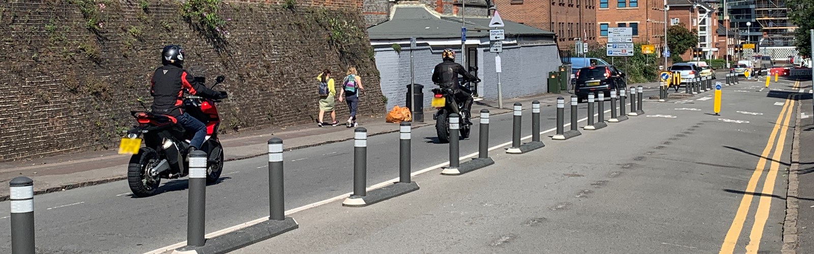 Milestone_Traffic_Island_Jislon_City_Pole_Cones_Reading_Town_Centre_Rediweld_Traffic