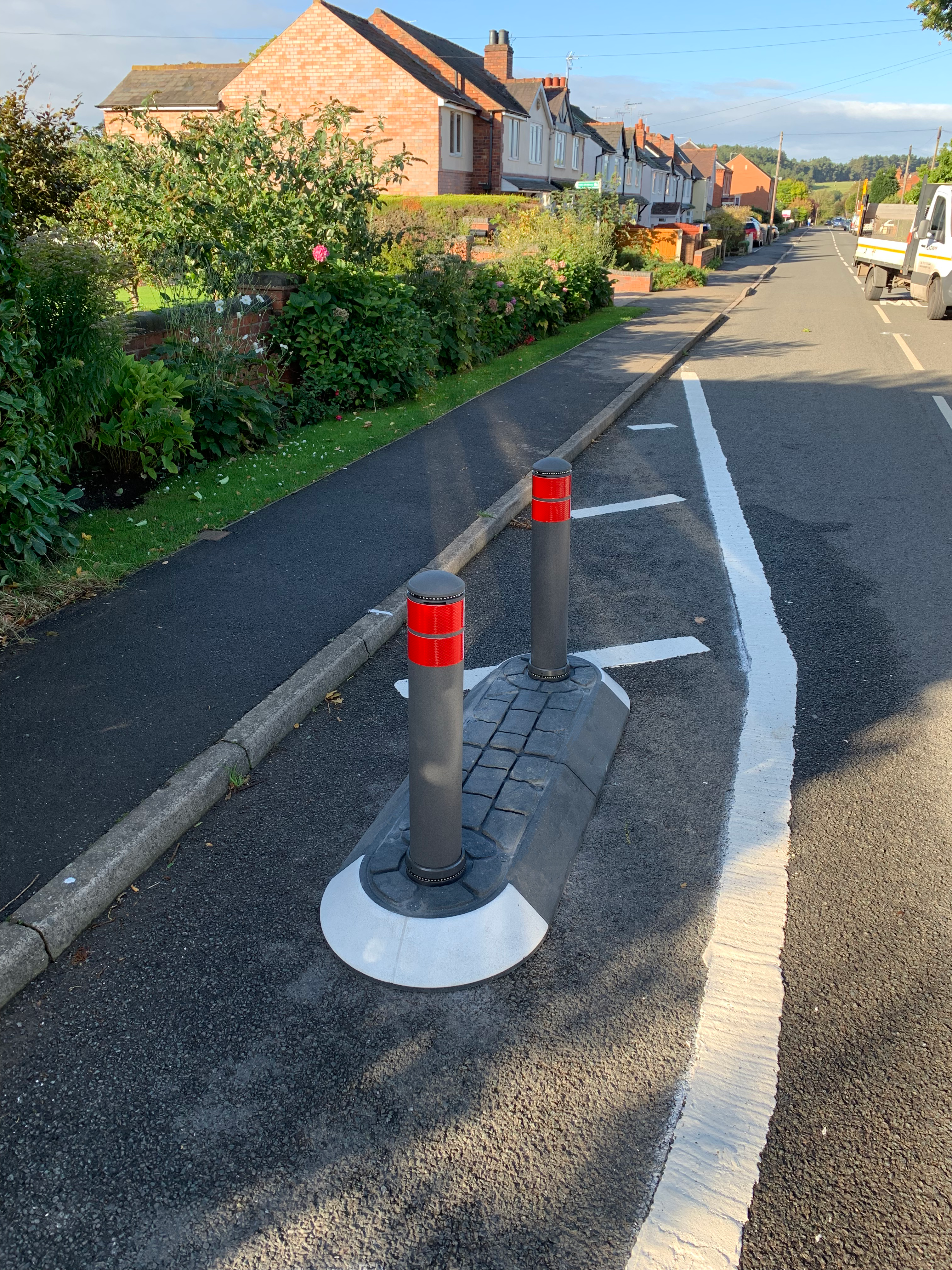 Jislon_Satellite_Traffic_Island_Jislon_City_Pole_Cone_Red_Residential_Rediwed Traffic
