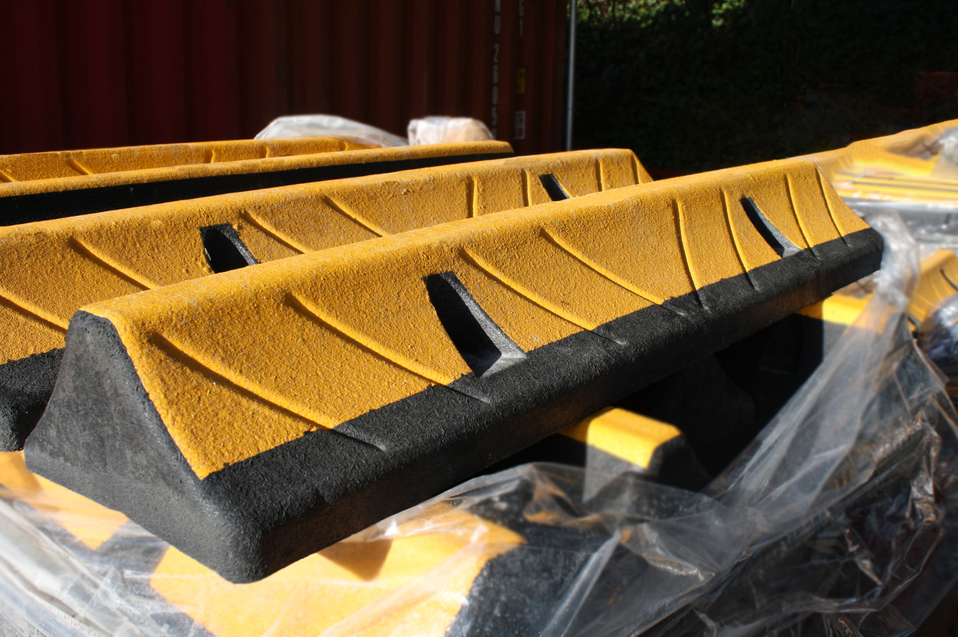 Truckstop_115_Extended_Markings_Rediweld_Traffic_Vehicle_Stoppers